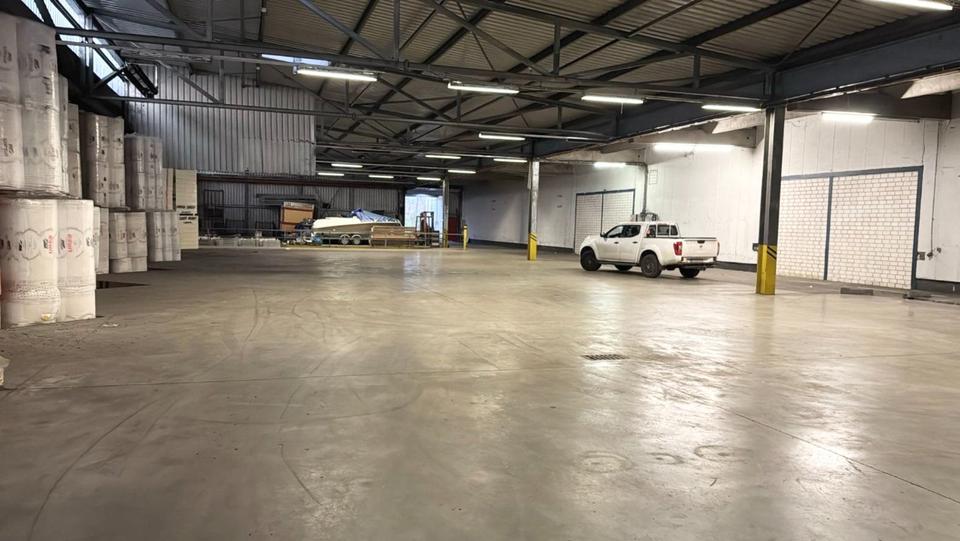 Halle Lagerhalle Gewerbehalle Werkstatt Schepersweg 46485 Wesel zimmer