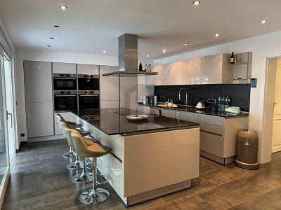 LUXURIÖSES TRAUMHAUS MIT POOL - Reihenendhaus Essen Stadtbezirk II | Angebot:25537318