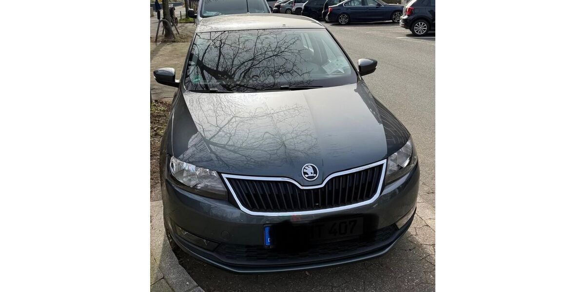 Skoda Rapid 47.600 km 10.200 &euro; Düsseldorf 40476
