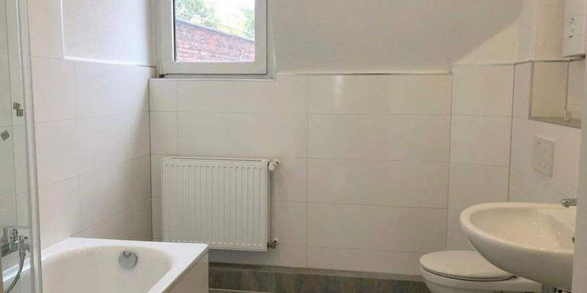 Erstklassige Lage am Rhein - Charmantes Altbauflair für Individualisten - teilmöbliert 2 zimmer