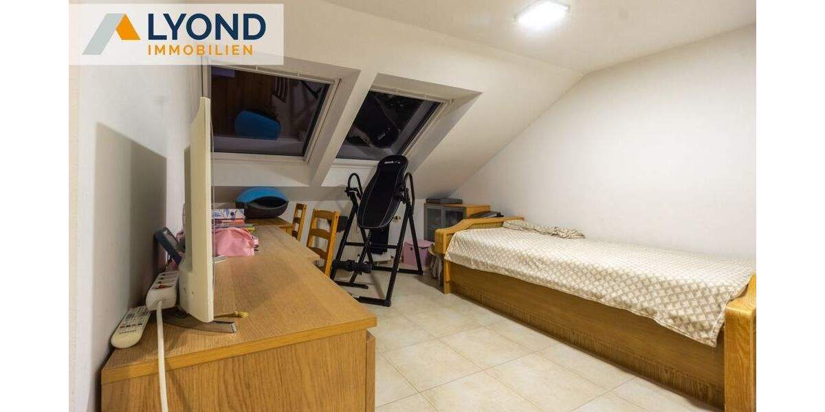 Etagenwohnung Moers Repelen - 4 Zimmer, 90 m&sup2;, 145.000&euro; | Angebot:25067353