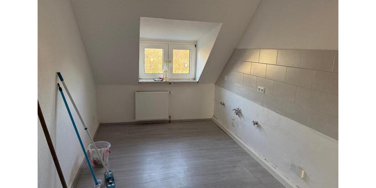 Dachgeschoßwohnung Gelsenkirchen Gelsenkirchen-Mitte - 3 Zimmer, 69 m&sup2;, 490&euro; | Angebot:25613714