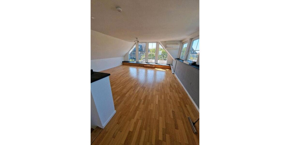 Dachgeschoßwohnung Velbert Langenberg - 1 Zimmer, 70 m&sup2;, 830&euro; | Angebot:26312915