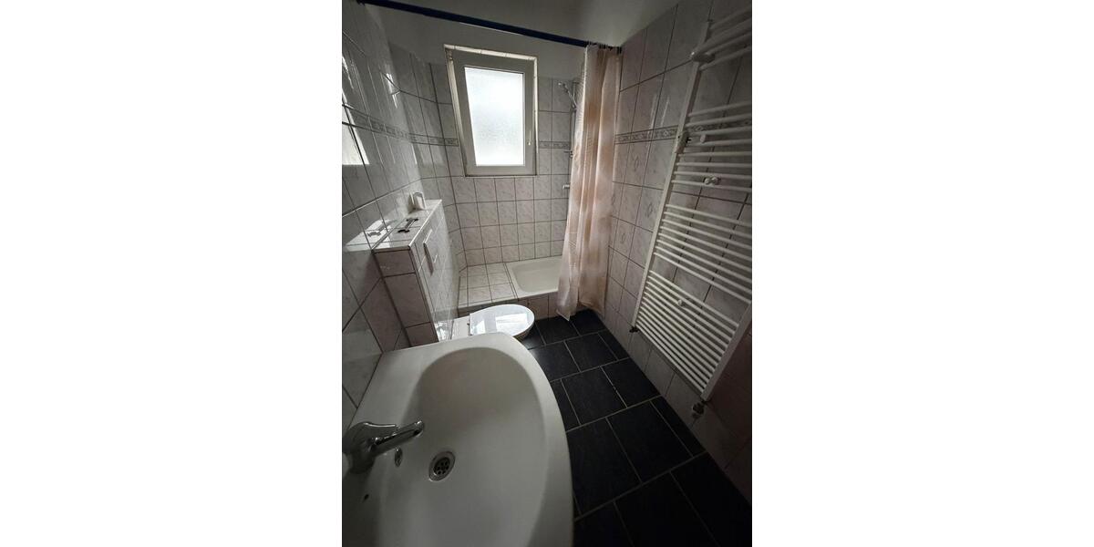 Etagenwohnung Essen Stadtbezirk VI - 4 Zimmer, 100 m&sup2;, 1.000&euro; | Angebot:25596582