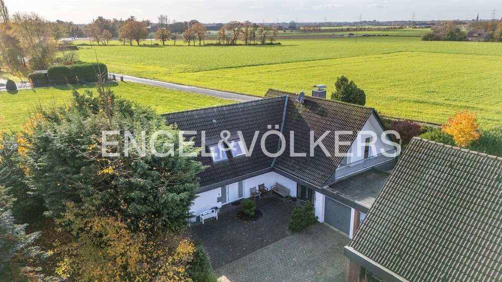 Haus zum Kaufen in Krefeld 795.000 € 192 m² 6.5 zimmer