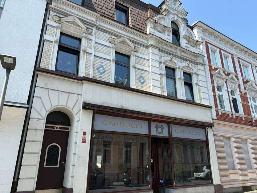 Haus zum Kaufen in Oberhausen 490.000 € 166 m²