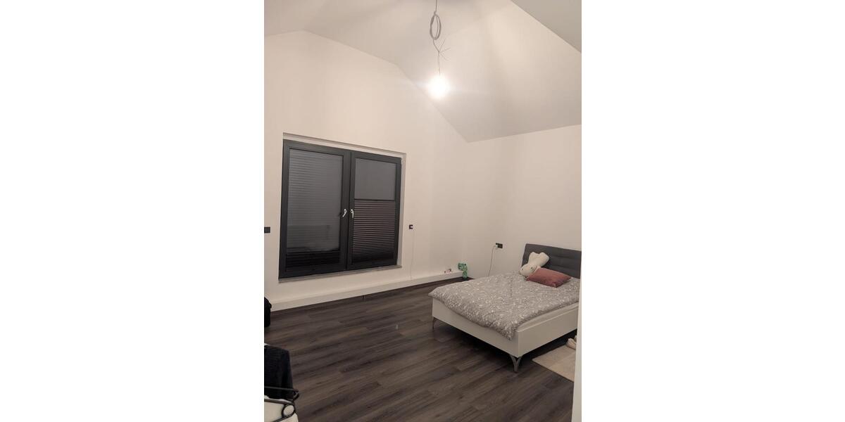 Kernsaniertes Reihenendhaus mit Garten, Garage & Stellplätzen 4 zimmer