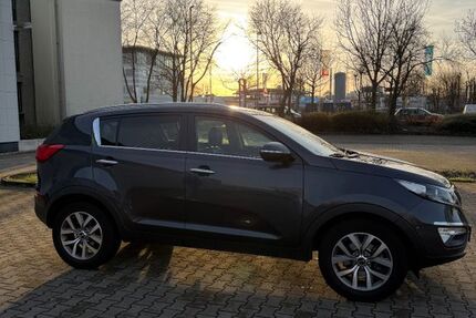 Kia Sportage 108.000 km 13.900 &euro; Krefeld 47800