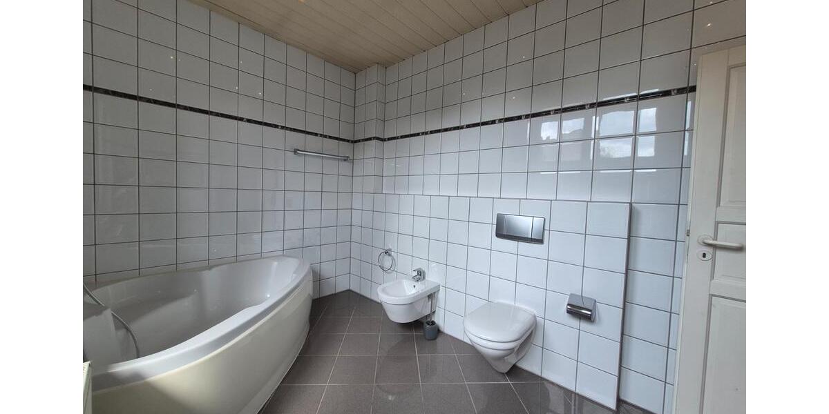 Mehrfamilienhaus, Wohnhaus Krefeld - 8 Zimmer, 316 m&sup2;, 554.000&euro; | Angebot:27096844