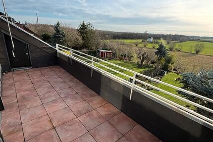 modernisierte 3,5-Zimmer-Dachgeschosswohnung Wohnung inkl Stellpl 3.5 zimmer