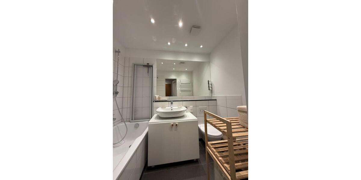 Helle 2-Zimmer-Wohnung mit Balkon in Düsseldorf | Untermiete 2 zimmer