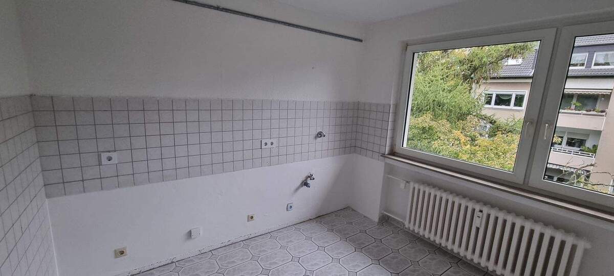 GELEGENHEITI!!! RENOVIERTE + GEMÜTLICHE 3 ZIMMER WOHNUNG mit BALKON in ESSEN - SCHÖNEBECK!!! 3 zimmer