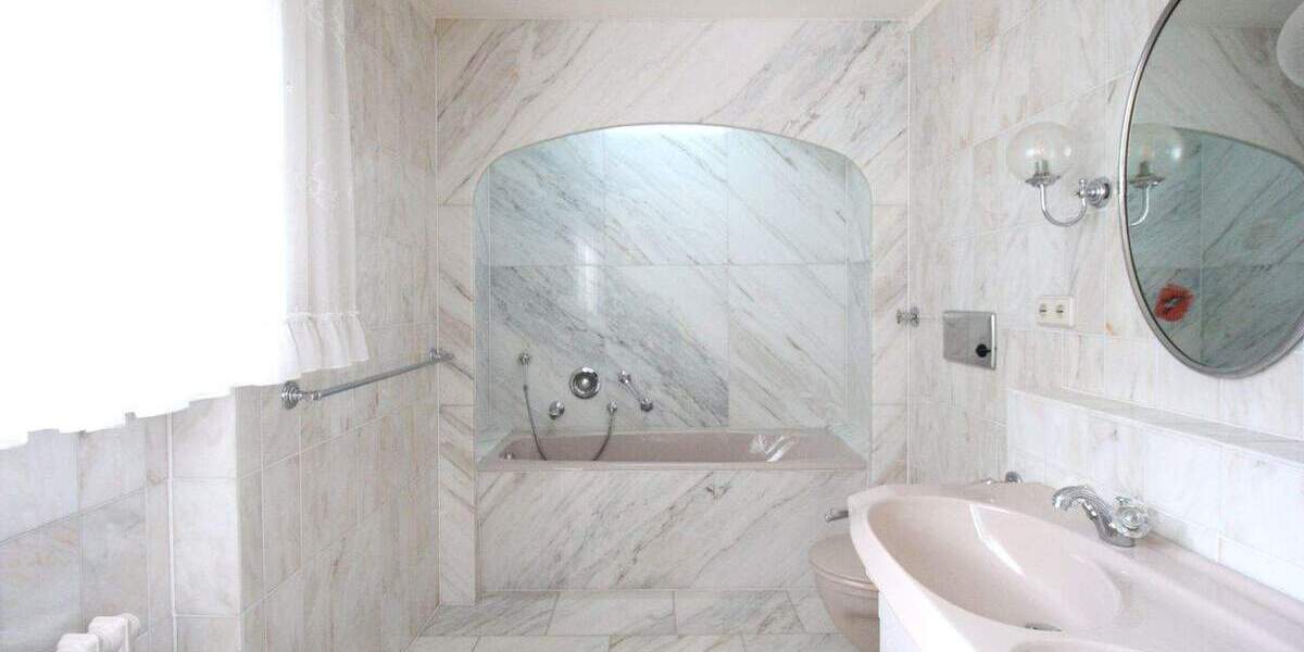 Einfamilienhaus Ratingen Hösel - 8 Zimmer, 303 m&sup2;, 1.450.000&euro; | Angebot:24462555