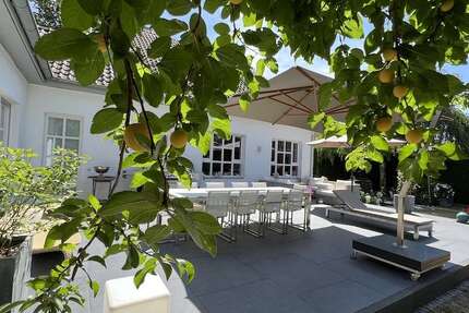 Haus zum Kaufen in Meerbusch Büderich 1.950.000 € 264.15 m² 7 zimmer