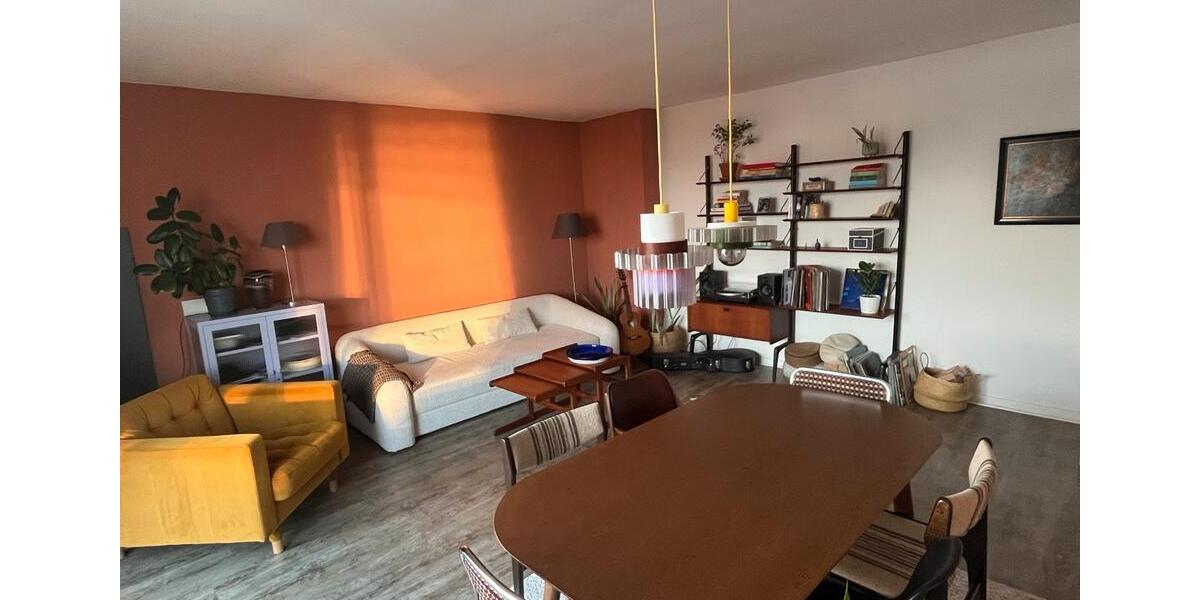 Spacious Rooftop Terrace, Bright Furnished Sublet in Flingern 2.5 zimmer