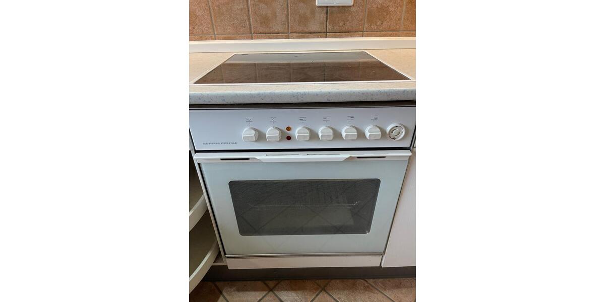 2,5 Z., Küche, Diele, Bad, Abstellraum, WZ, SZ, 67m2, 2OG 2 zimmer