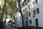 Komplett möblierte Wohnung mit kleinem Balkon