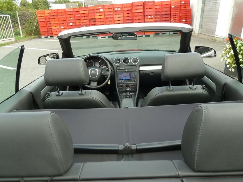 Audi A4 Cabrio 1.8 T Leder E-dach Navi kl. Mängel 161.000 km 4.900 € Ratingen 40885