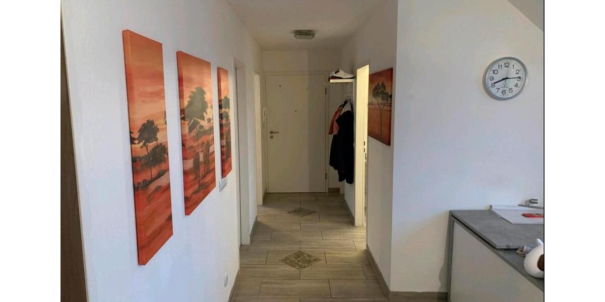 Dachgeschoßwohnung Krefeld Cracau - 3 Zimmer, 70 m&sup2;, 715&euro; | Angebot:26254888