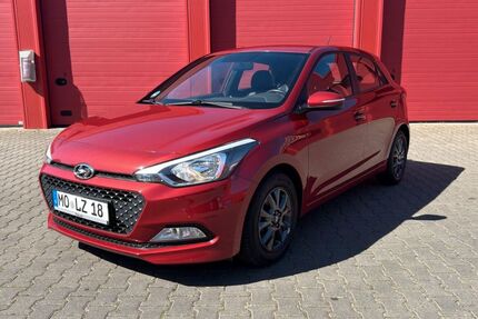 Hyundai i20 90.000 km 8.500 &euro; Kamp-Lintfort 47475
