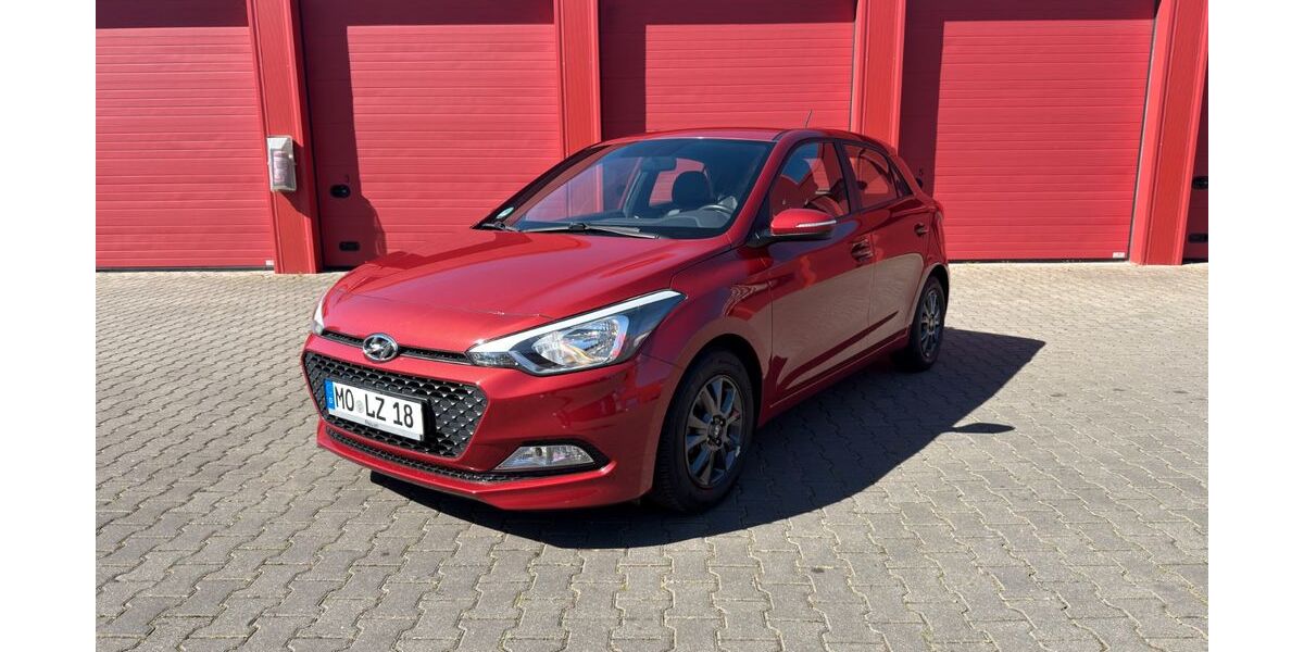 Hyundai i20 90.000 km 8.500 &euro; Kamp-Lintfort 47475