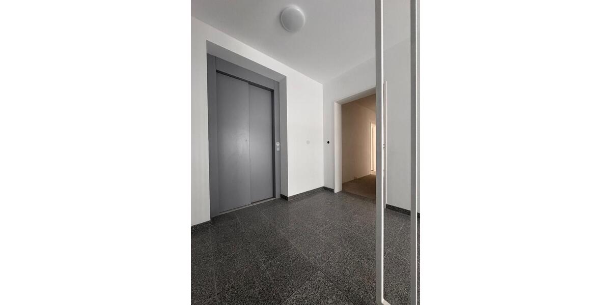 Etagenwohnung Duisburg Mittelmeiderich - 4 Zimmer, 93 m&sup2;, 1.150&euro; | Angebot:26400658
