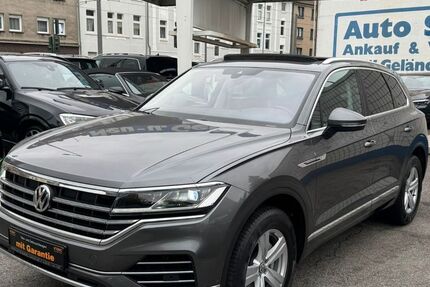 VW Touareg 225.417 km 25.600 &euro; Oberhausen 46045