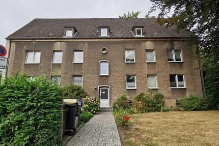 Attraktive 2,5-Zimmer-Wohnung im Dachgeschoss zu vermieten 2.5 zimmer