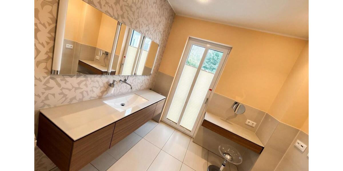 Erdgeschoßwohnung Mülheim an der Ruhr Broich - 4 Zimmer, 217 m&sup2;, 3.700&euro; | Angebot:26251416