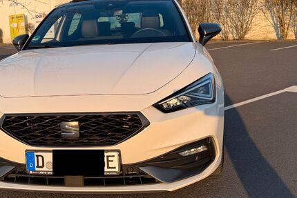 Seat Leon 127.356 km 18.400 &euro; Düsseldorf 40225