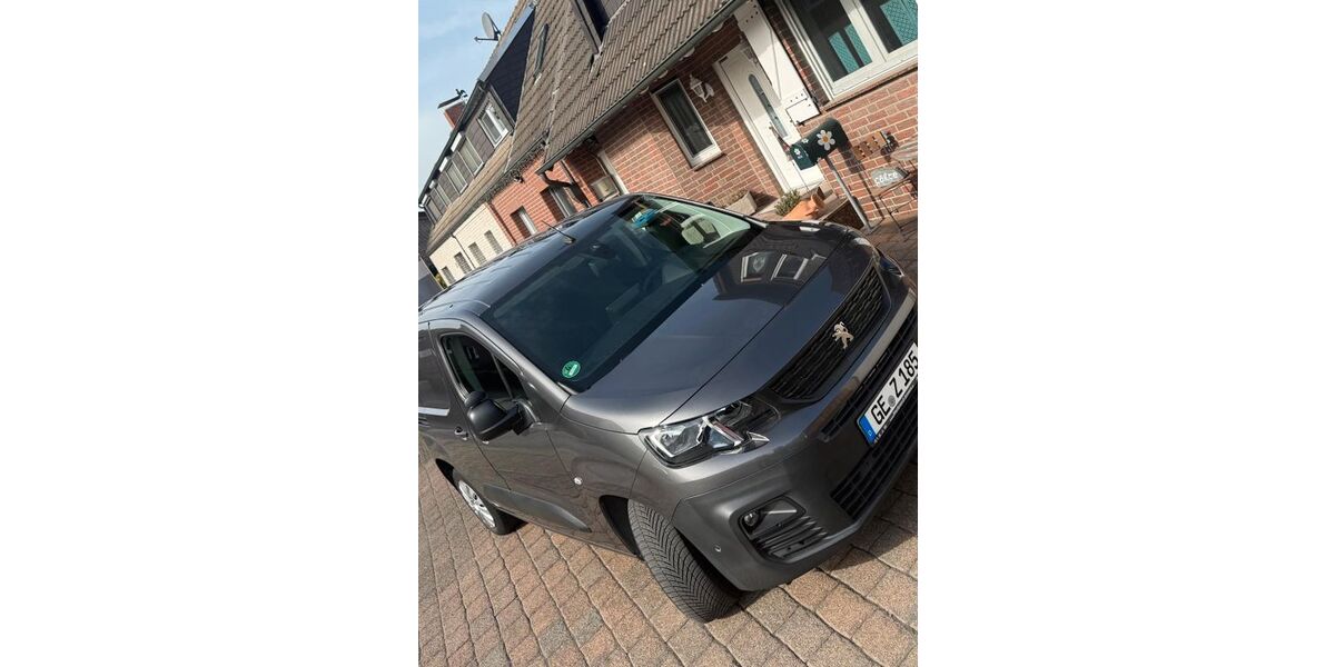 Peugeot Partner 118.000 km 10.599 &euro; Gelsenkirchen 45892