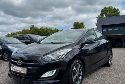 Hyundai i30 122.000 km 10.699 &euro; Kamp-Lintfort 47475