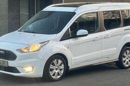 Ford Tourneo Connect 155.000 km 15.880 &euro; Duisburg 47138