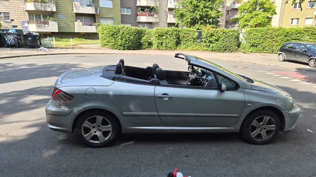 Peugeot 307 293.389 km 850 &euro; Essen 45355