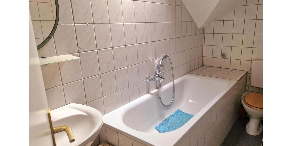 Dachgeschoßwohnung Bochum Höntrop - 3 Zimmer, 86 m&sup2;, 775&euro; | Angebot:25569606