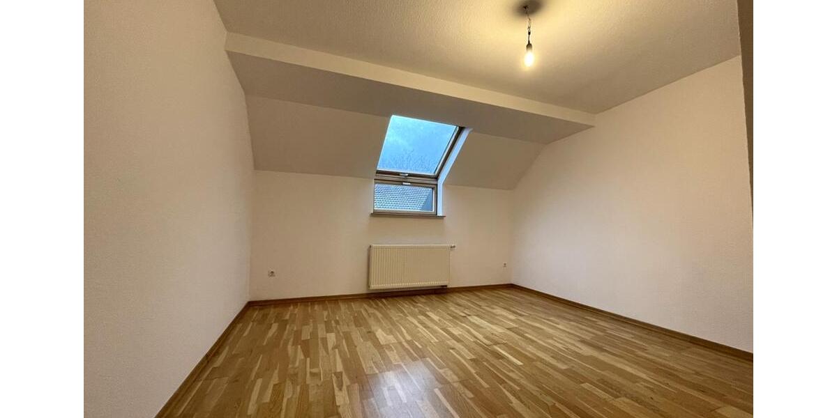 Helle Wohnung mit großem Wohnbereich| Gemeinschaftliche Terrassen-Nutzung 3 zimmer