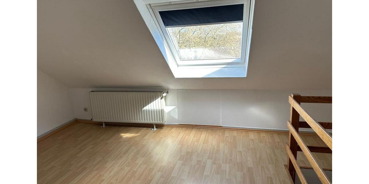 Dachgeschoßwohnung Oberhausen Osterfeld - 2 Zimmer, 70 m&sup2;, 400&euro; | Angebot:26178556