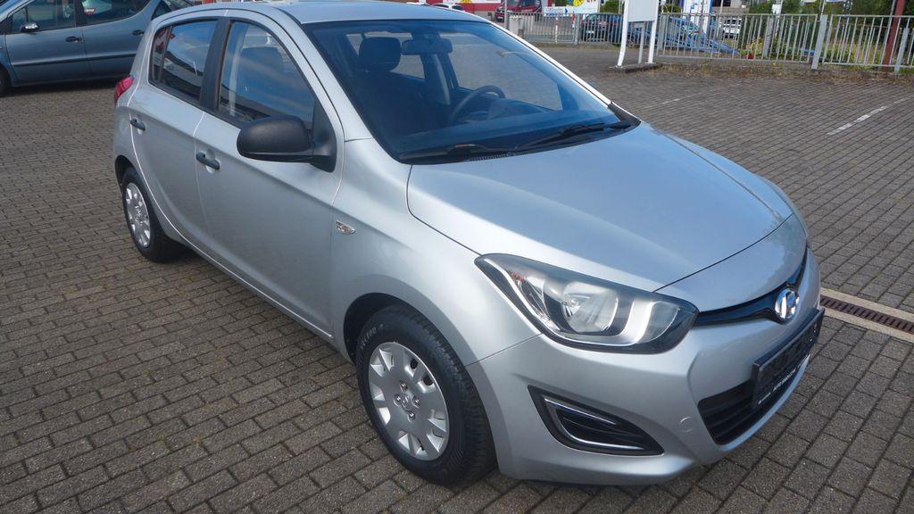 Hyundai i20 81.997 km 5.490 &euro; Hattingen (bei Bochum) 45527