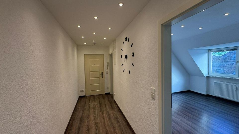 Moderne helle Wohnung 2ZKDB Erstbezug saniert Dachgeschoss Inrath 2 zimmer
