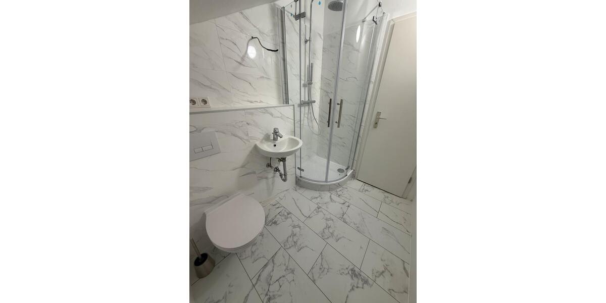 Dachgeschoßwohnung Düsseldorf Niederkassel - 4 Zimmer, 122 m&sup2;, 1.250&euro; | Angebot:25284241