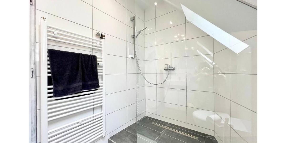 Dachgeschoßwohnung Bochum Bochum-Mitte - 3 Zimmer, 66 m&sup2;, 619&euro; | Angebot:25600760