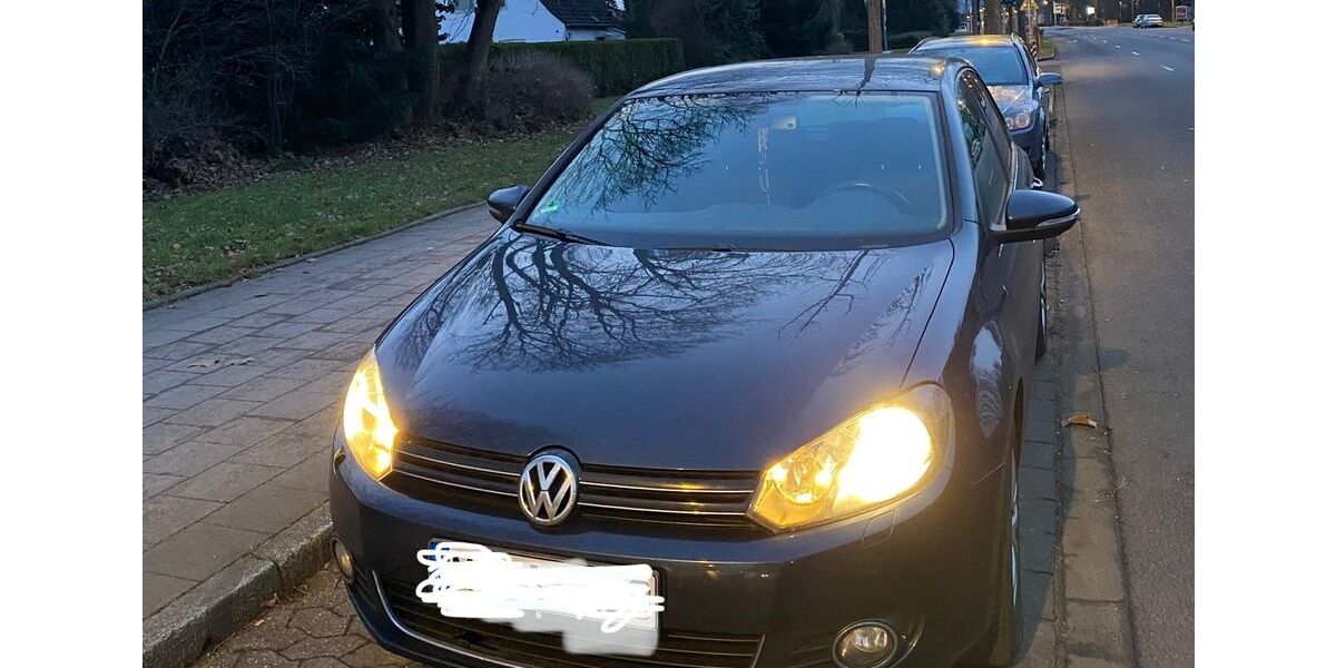 VW Golf 128.000 km 7.390 &euro; Düsseldorf 40474