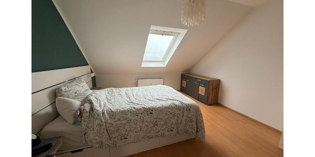 Dachgeschoßwohnung Duisburg Duisburg-Mitte - 3.5 Zimmer, 65 m&sup2;, 119.000&euro; | Angebot:25908168