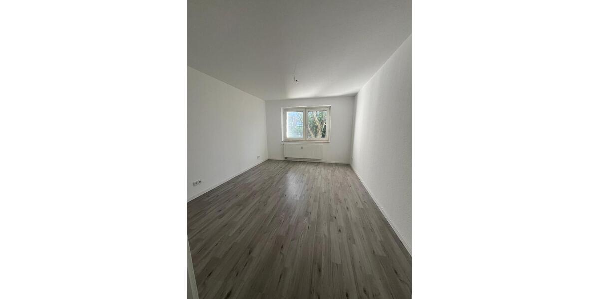 sanierte 3- Zimmer-Wohnung mit Balkon ! zimmer