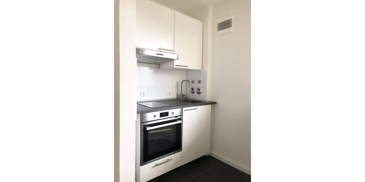 Stilvolle 1-Zimmer-Wohnung mit Einbauküche und Balkon in Unterbilk-Hafen 1 zimmer