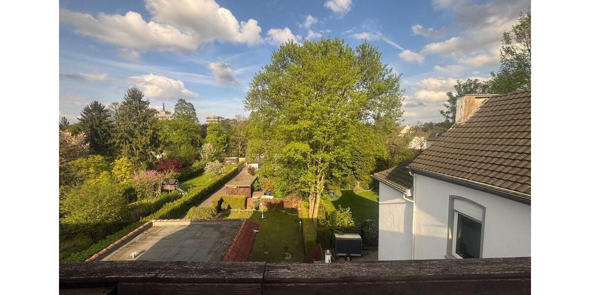Dachgeschoßwohnung Krefeld Cracau - 3 Zimmer, 110 m&sup2;, 900&euro; | Angebot:26223508