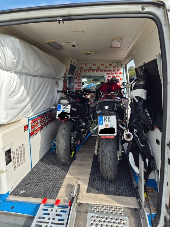 Ford Transit 304.949 km 5.900 € Gelsenkirchen 45879