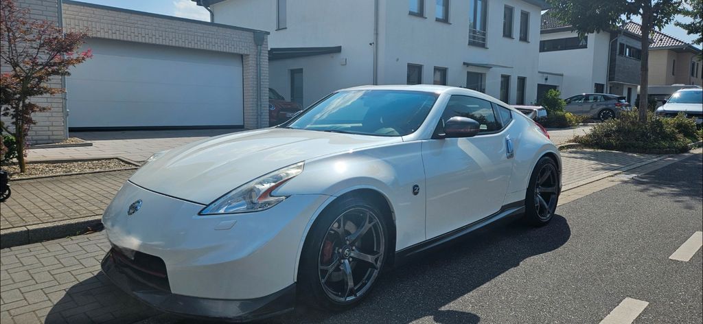 Nissan 370Z 151.000 km 26.999 &euro; Krefeld 47829