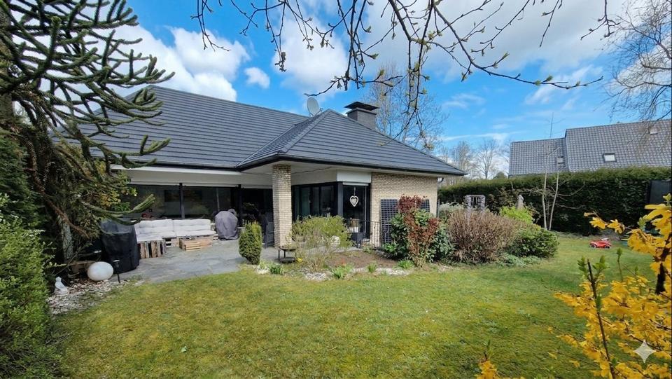 Einfamilienhaus Wesel - 8 Zimmer, 200 m&sup2;, 2.750&euro; | Angebot:26595947