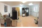 Gewerbe-Halle mit Sozialräumen, Büro, Küche und Dusche zimmer